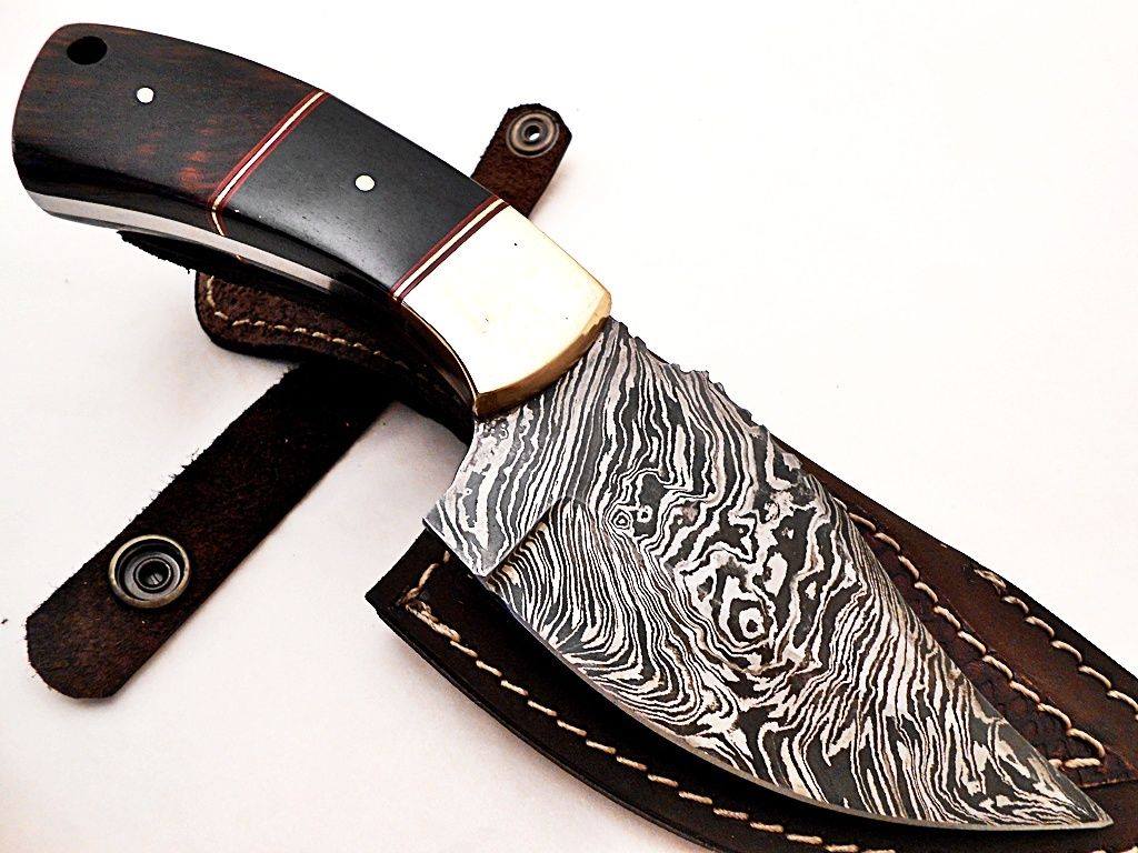 Custom Handmade Damascus Deer Skinning Knife – 8" with Buffalo Horn Handle