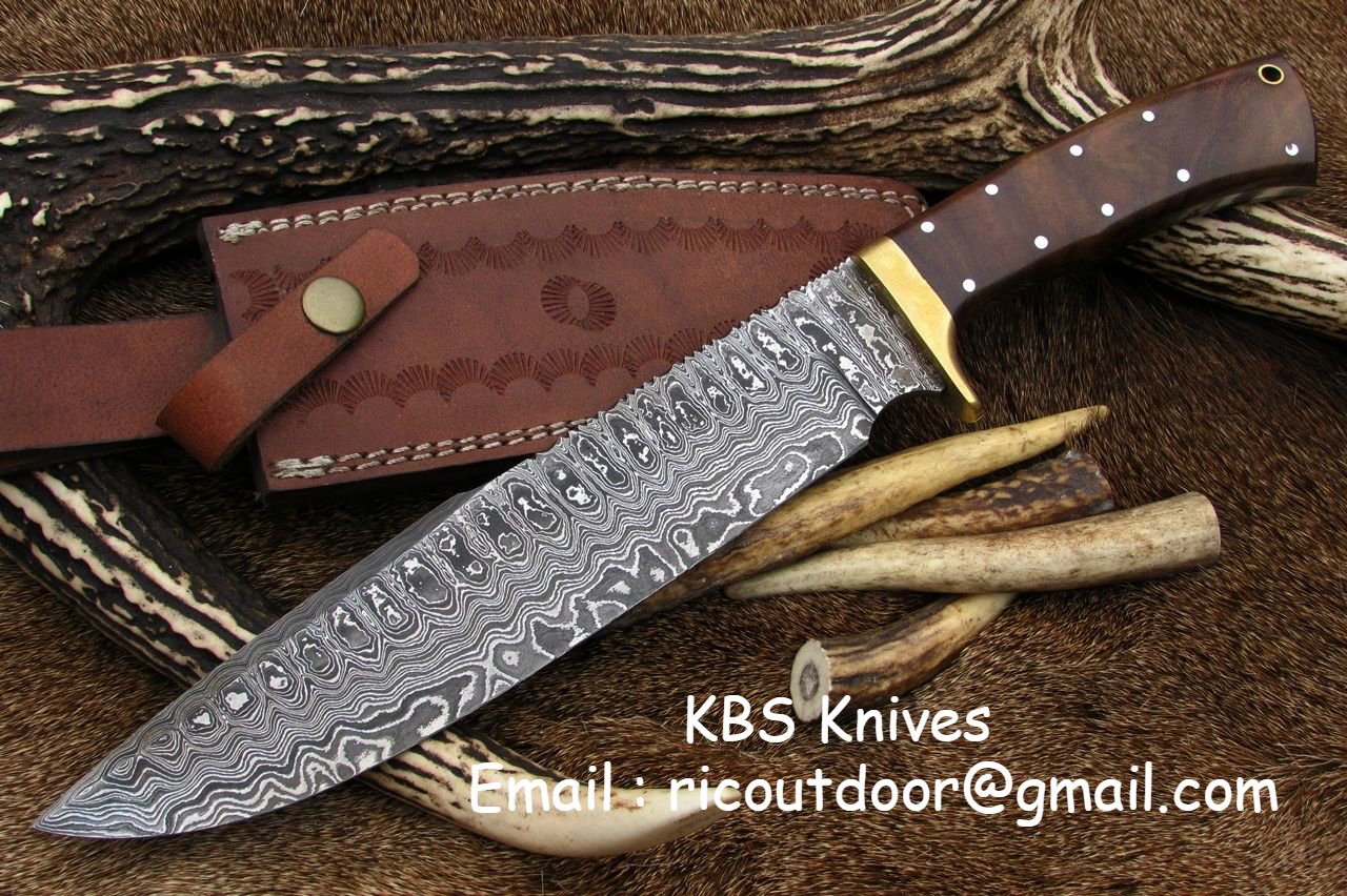 Full Tang Hunter Bowie Knife with Custom Handcrafted Damascus Steel Blade & Rosewood Handle - 17 Inches