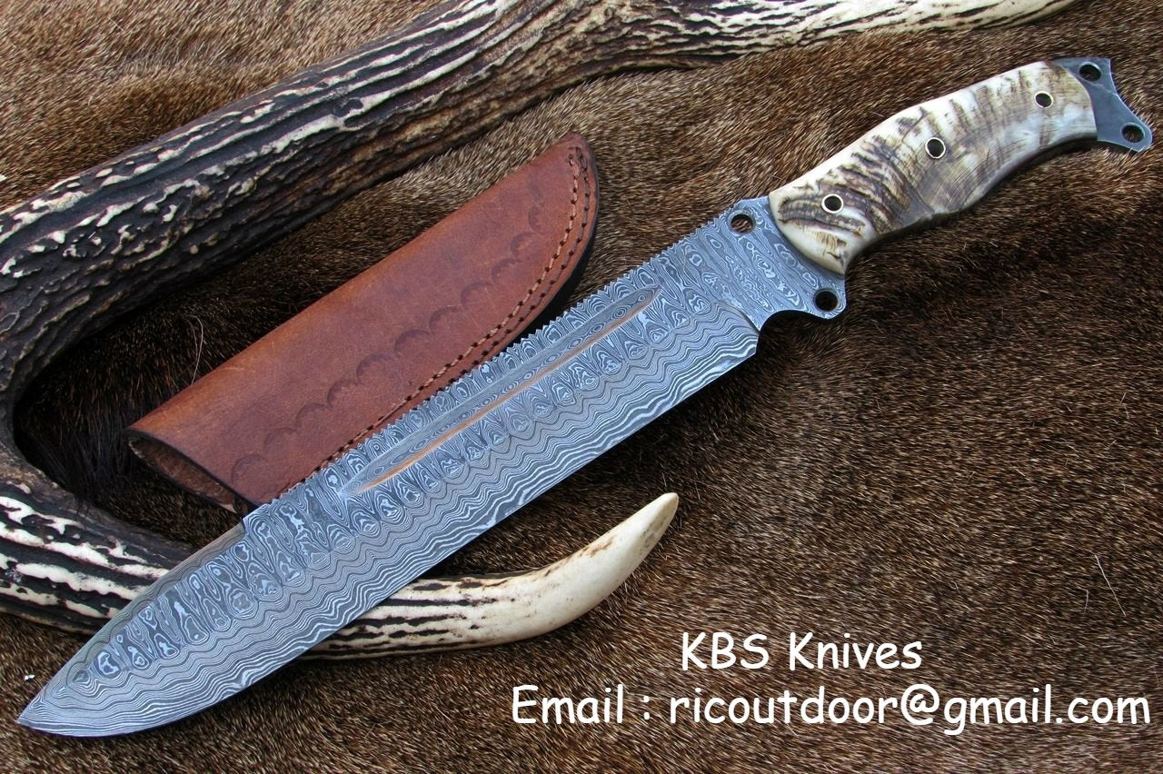 Pig Sticker Big Bowie Knife with Custom Handcrafted Full Tang Damascus Steel Blade & Sheep Horn Handle - 17 Inches