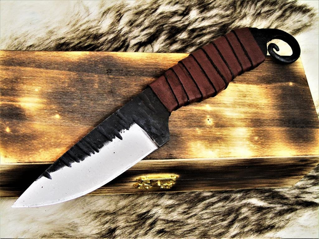 Custom Handmade Hand Forged Carbon Steel Hunting Skinning Knife