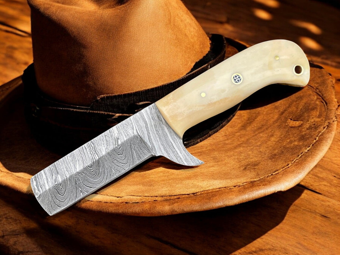 Handmade Bull Cutter - Damascus Steel Blade & Bone Handle