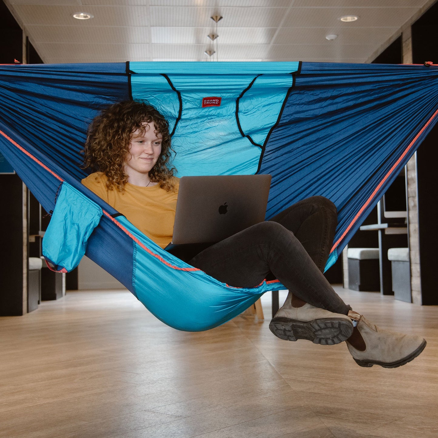 ROVR™ Hanging Chair