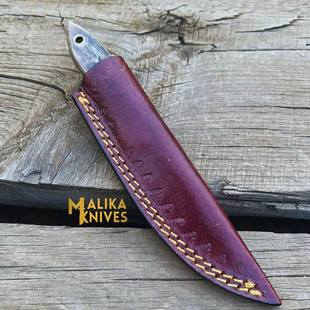 "Exceptional Damascus Steel Skinner Knife with Genuine Ram Horn Handle - Ultimate Precision for Hunting and Outdoor Enthusiasts-0026