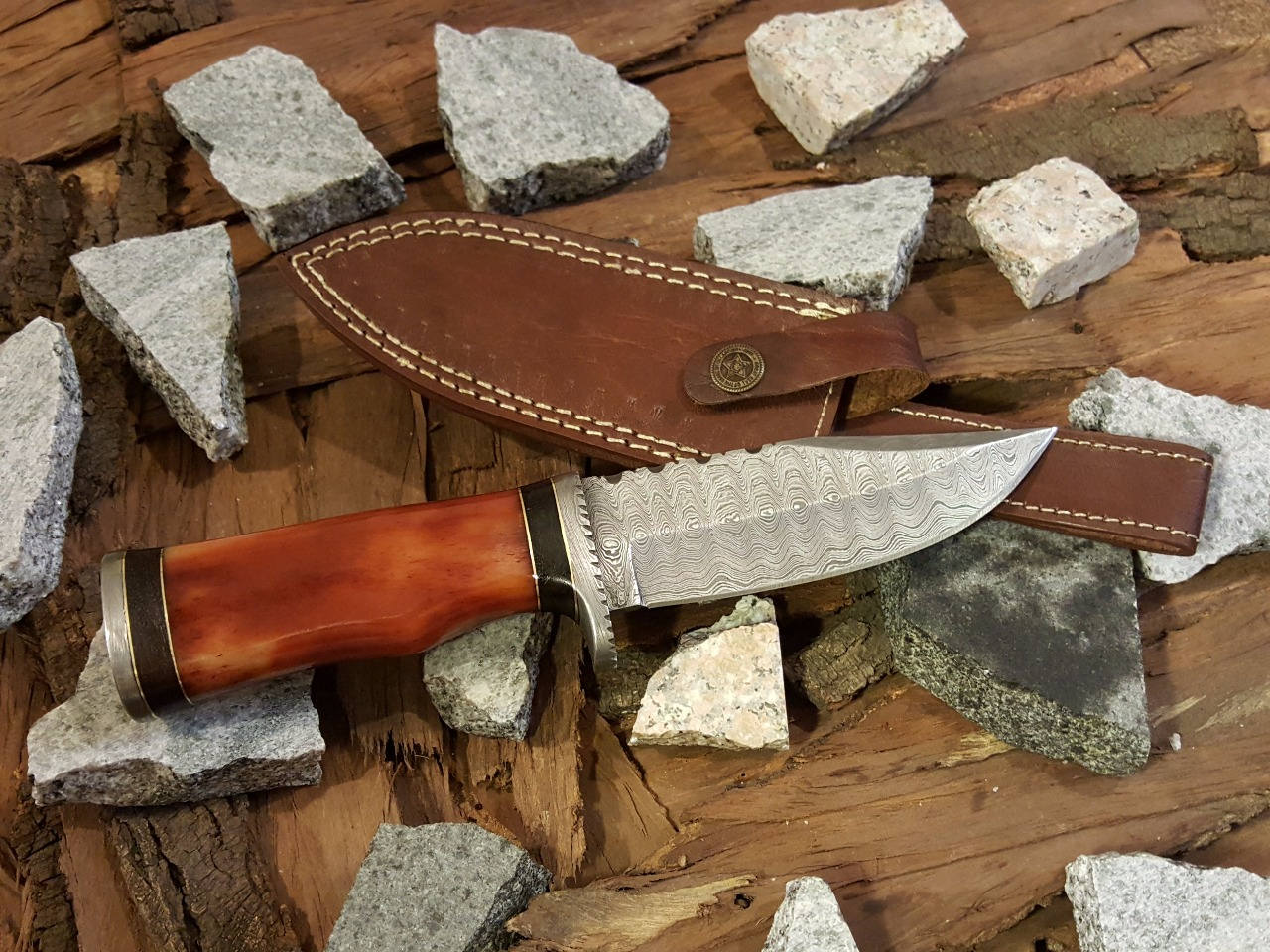 Custom Handmade Hunting Knife with Damascus Steel Blade
