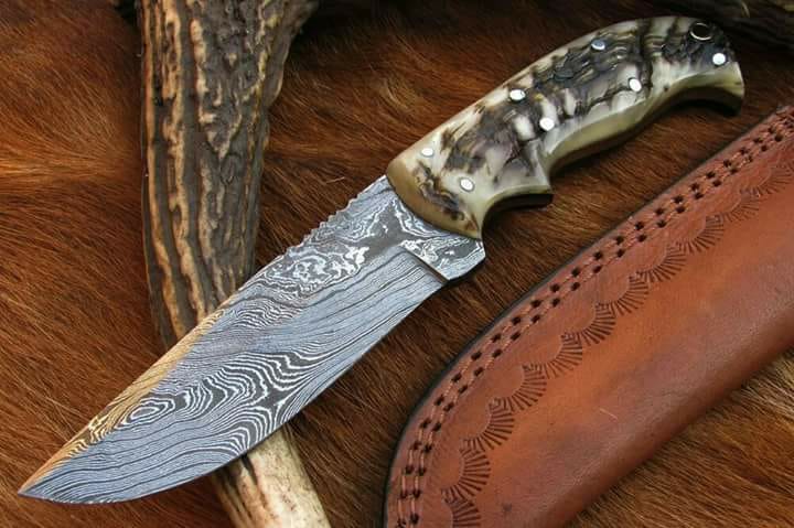 Custom Handmade Deer Hunting Knife with Damascus Steel Blade