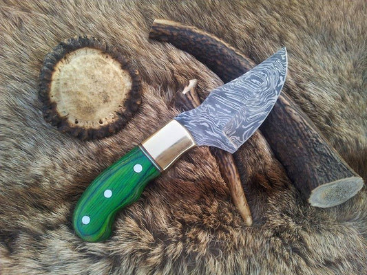 Premium Damascus Steel Field Dressing Deer Skinning Knife – 7 Inch Drop Point Blade with Exotic Pakka Wood Handle