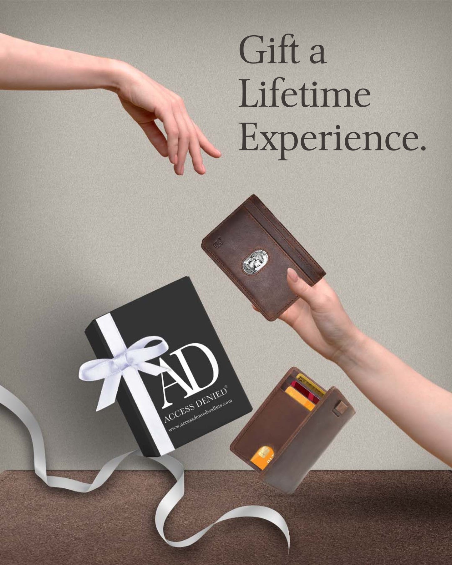 Slim Bifold Wallet With Pull Strap