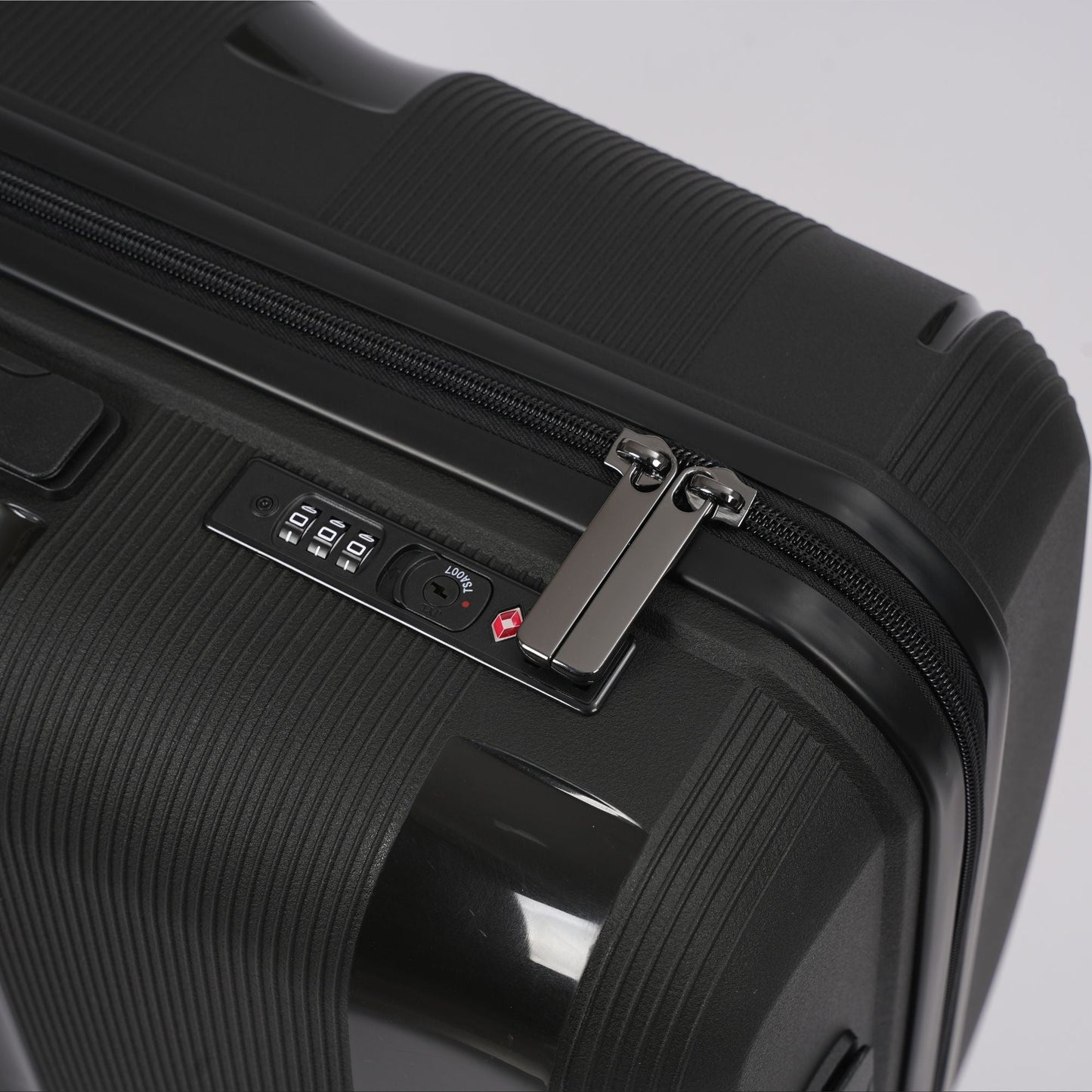 28-inch Black Hardcase Roller Luggage
