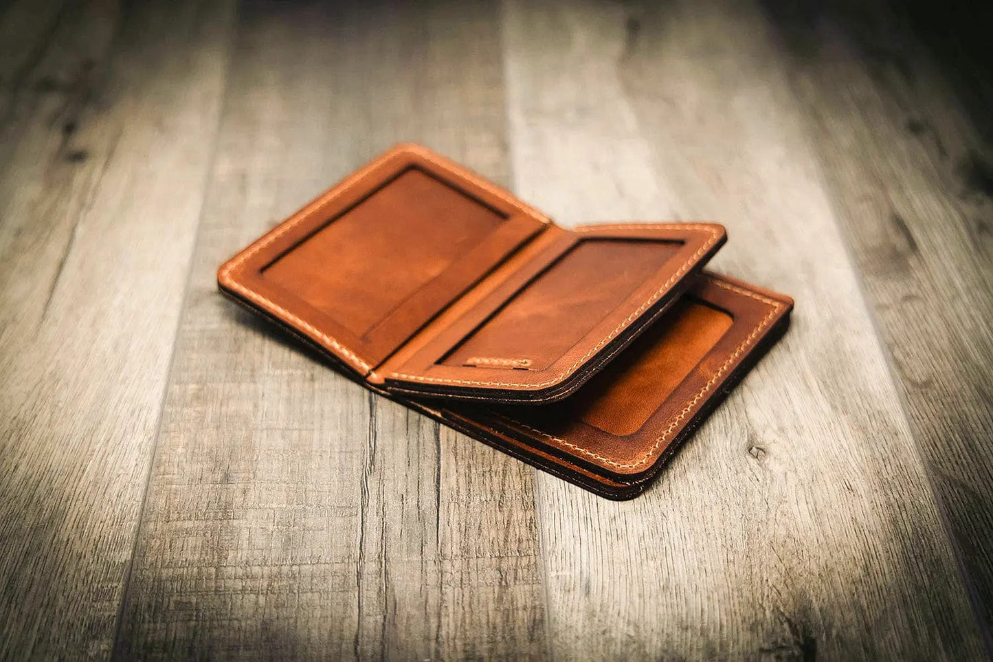 Federal Badge Wallet Small - Chestnut