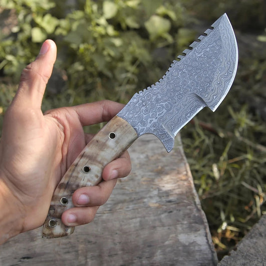 Knife from the Movie Hunted – 10" Damascus Steel with Sheep Horn Handle