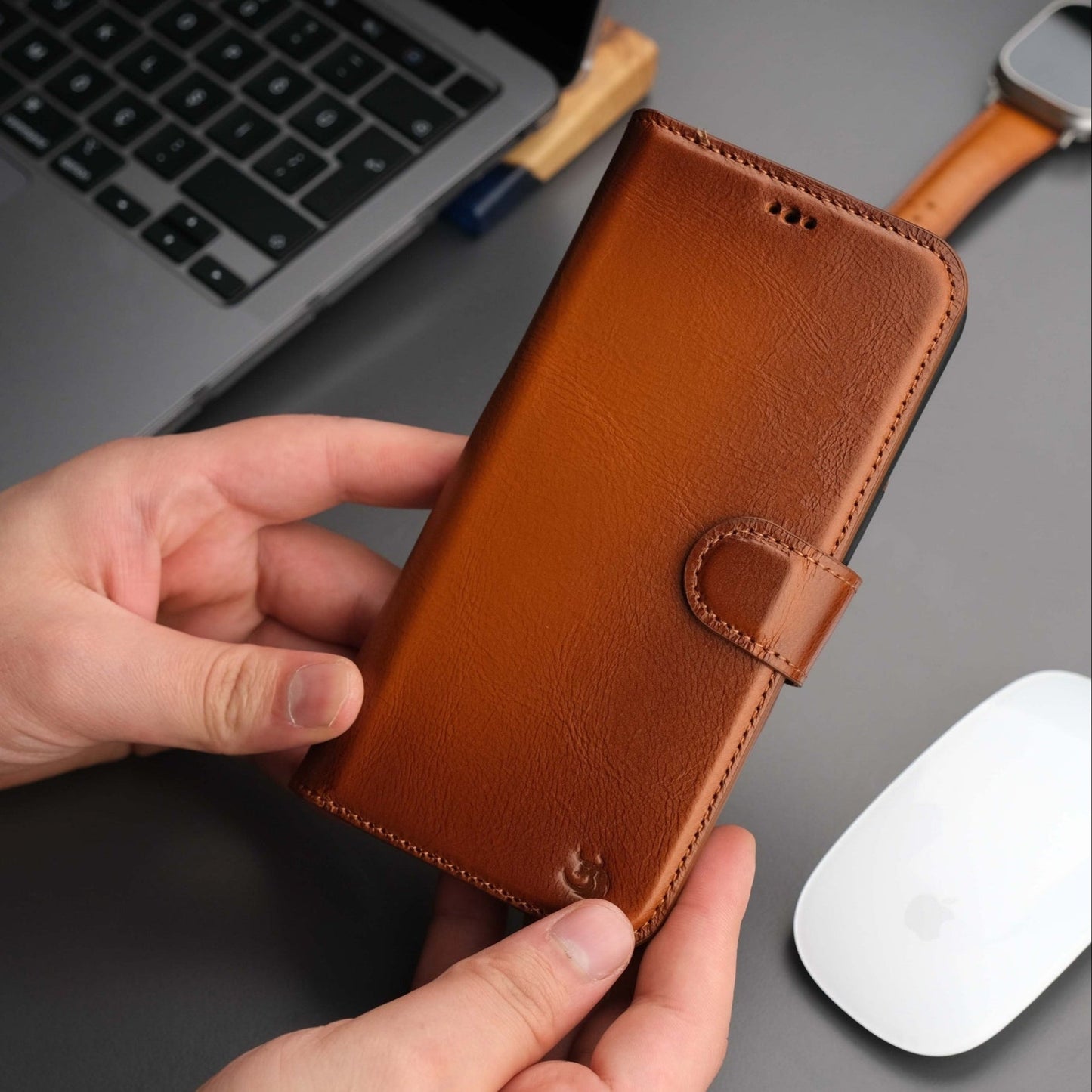 Casper Leather iPhone 14 Wallet Case | MagSafe