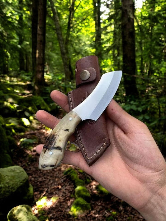 Good Deer Skinning Knife with D2 Steel Blade – Mountain Hunter