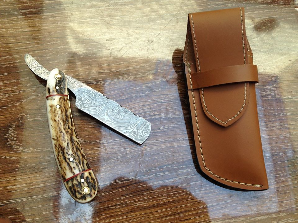 Damascus Steel Straight Razor with Antler Horn Handle - The Ultimate Shaving Elegance from KBS Knives Store