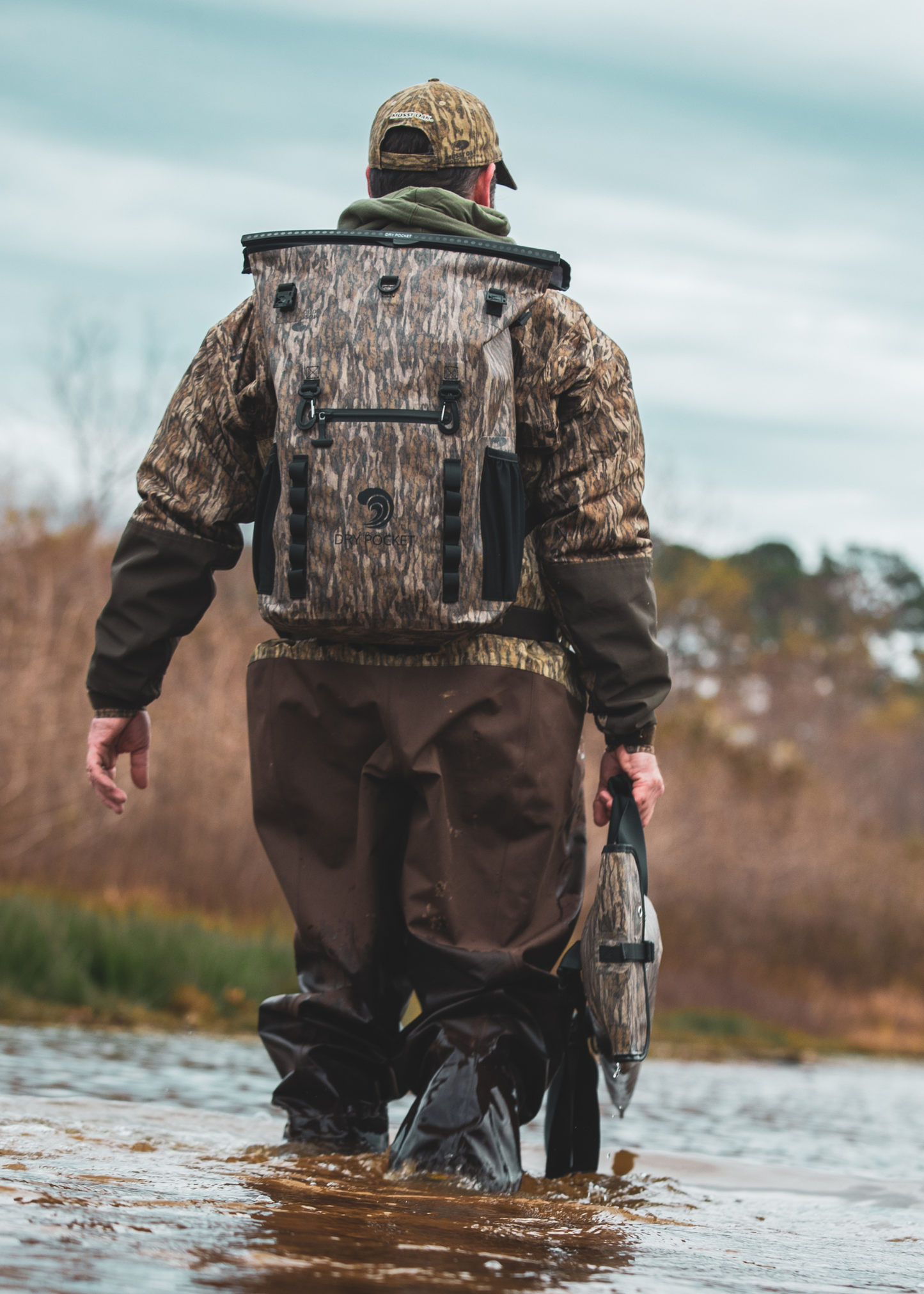 RESTOCK ARRIVING IN JULY / Mossy Oak - 25-Liter, Auto-Sealing, Waterproof, Floating, Scent Proof Dry Bag
