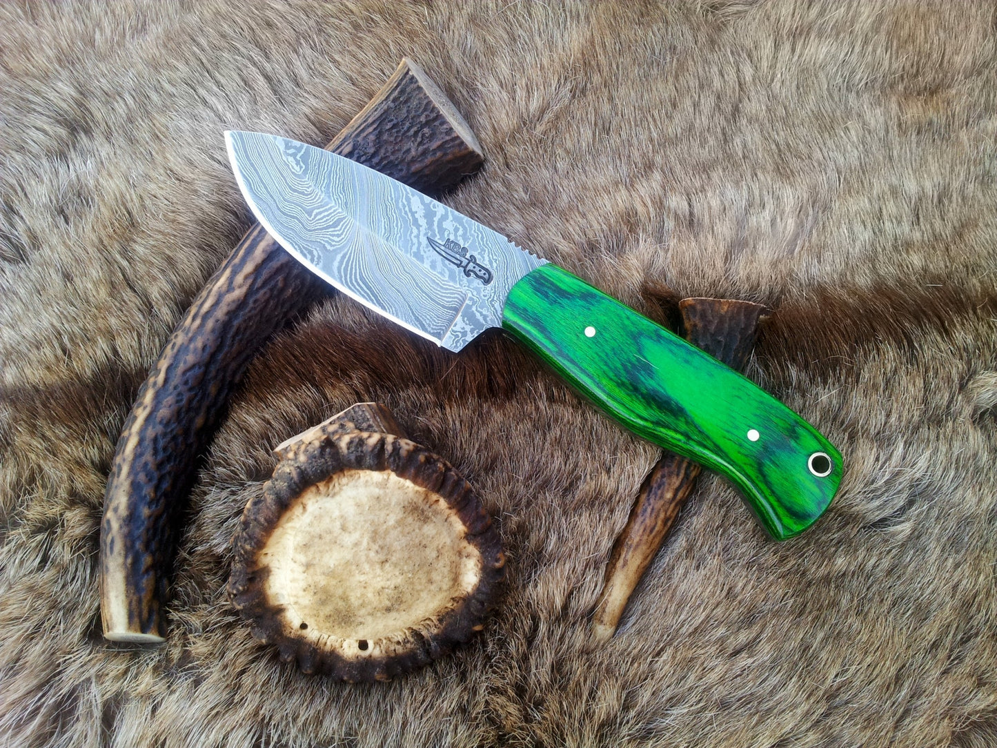 Custom Handcrafted Full Tang Damascus Steel Bushcraft Knife