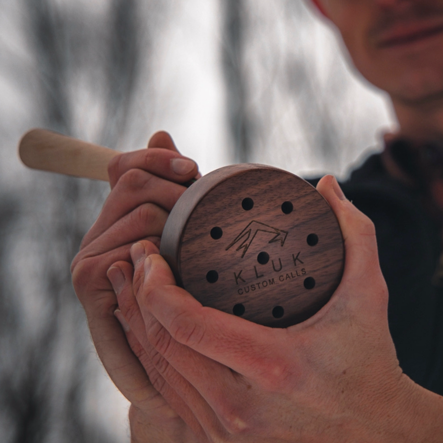 WALNUT/ALUMINUM WITH DYMONDWOOD STRIKER