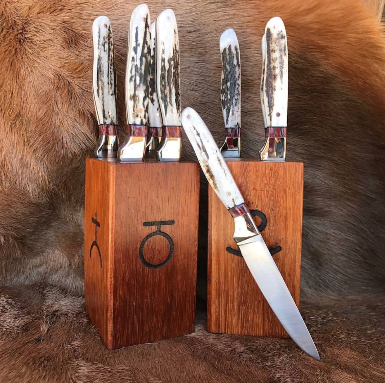 Stainless Elegance: 6-Piece BBQ Steak Knives Set with D2 Steel Blades and Antler Horn Handles in a Wooden Box