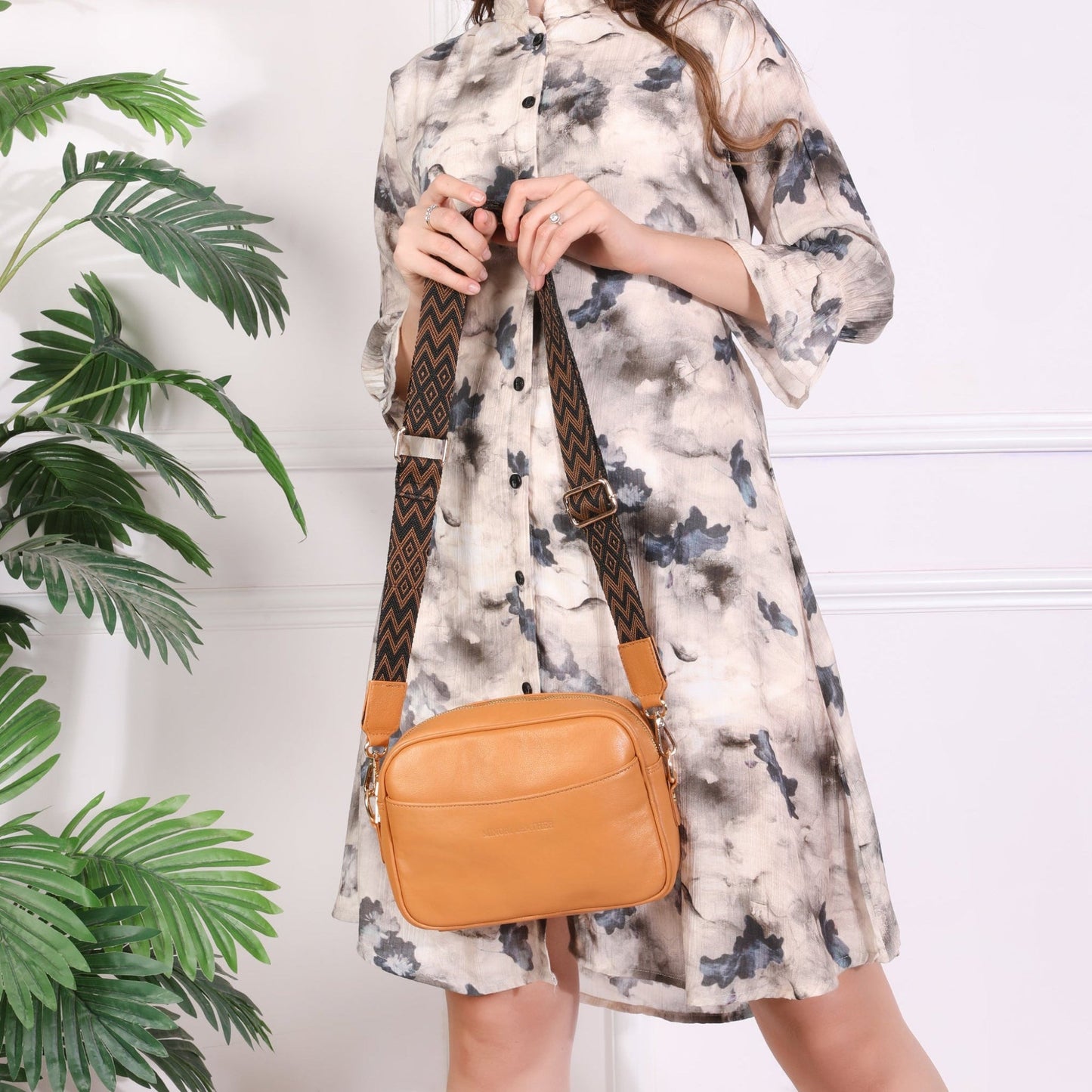 Evelyn Crossbody Bag Tan