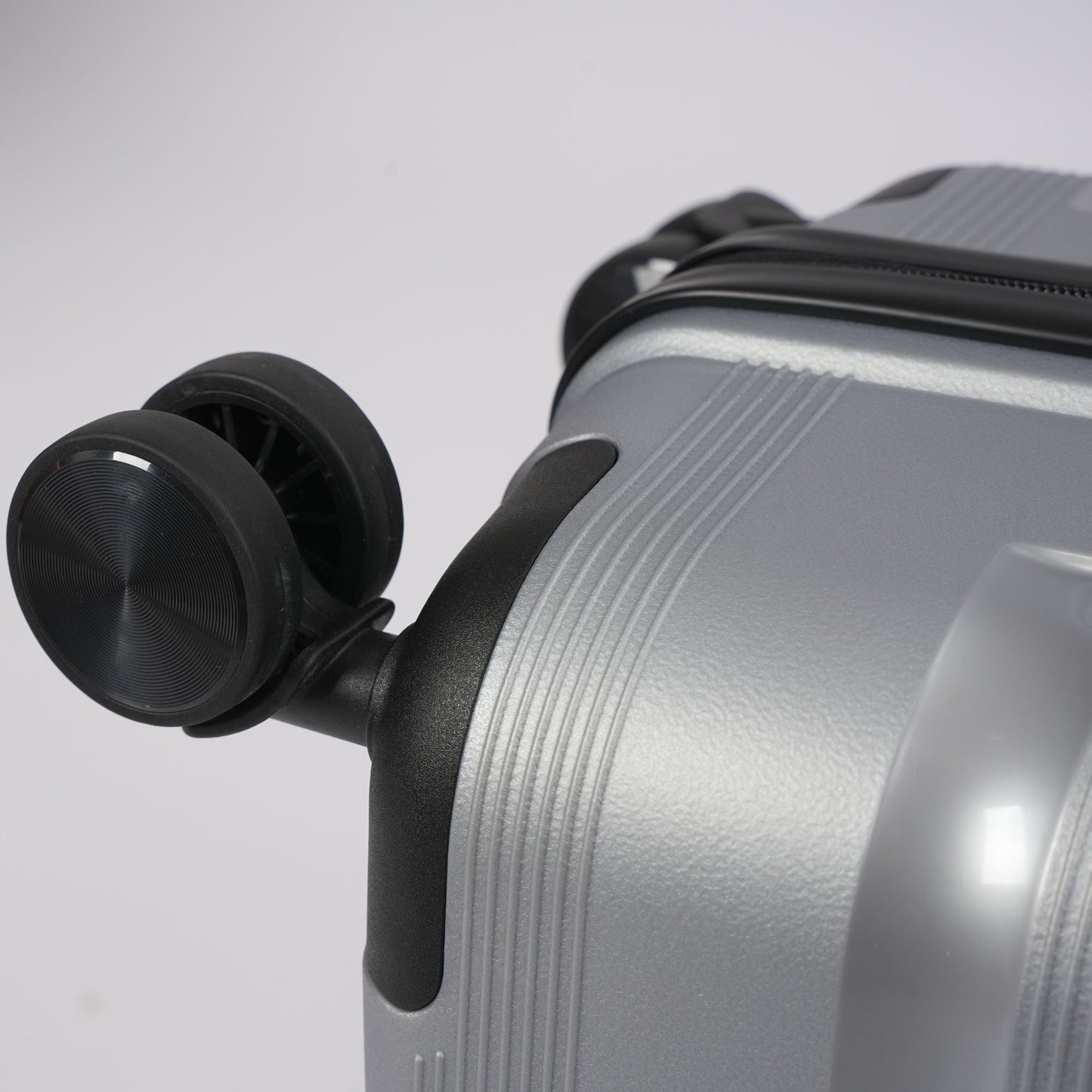 24-inch Silver Hardcase Roller Luggage