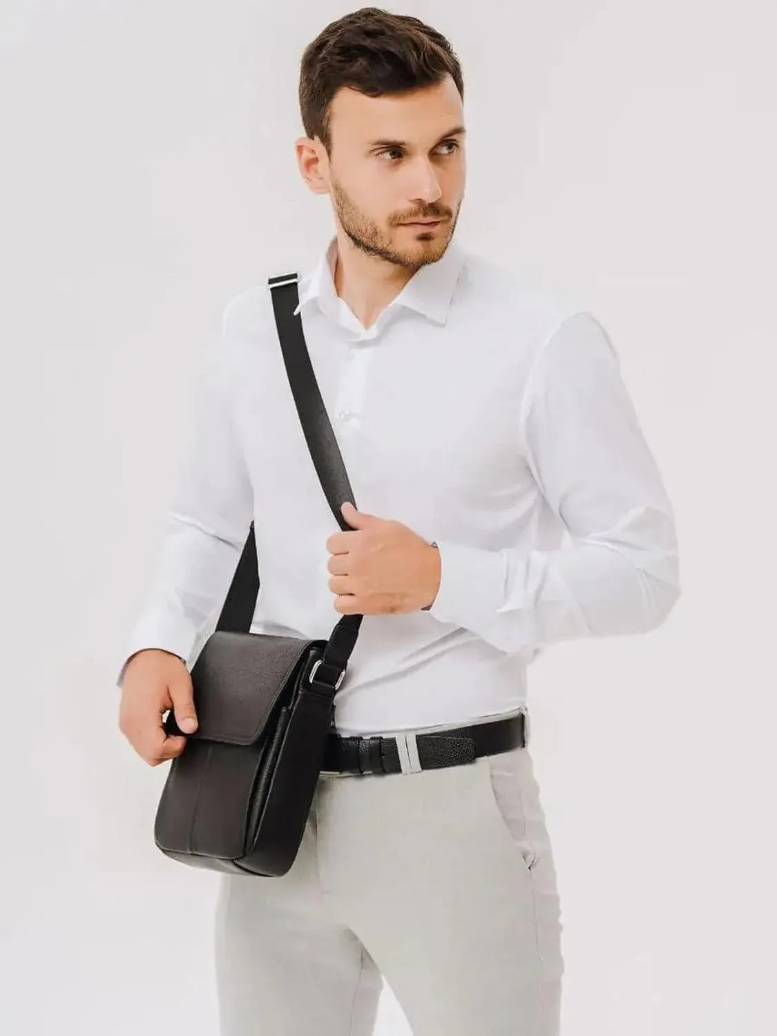 Leather Crossbody Messenger Bag – Polished & Functional