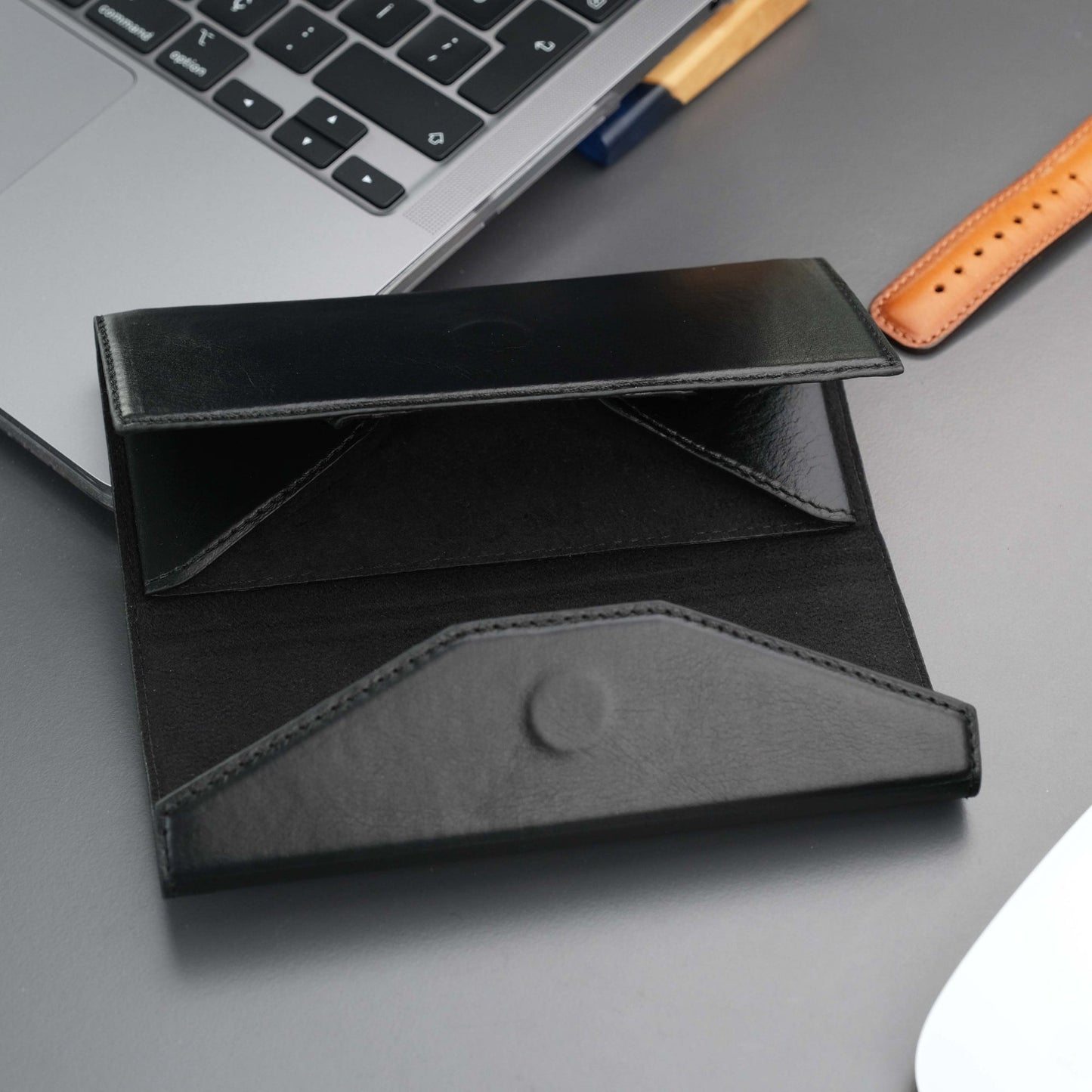 Triangle Leather Glasses Case – Vintage Eyewear Holder