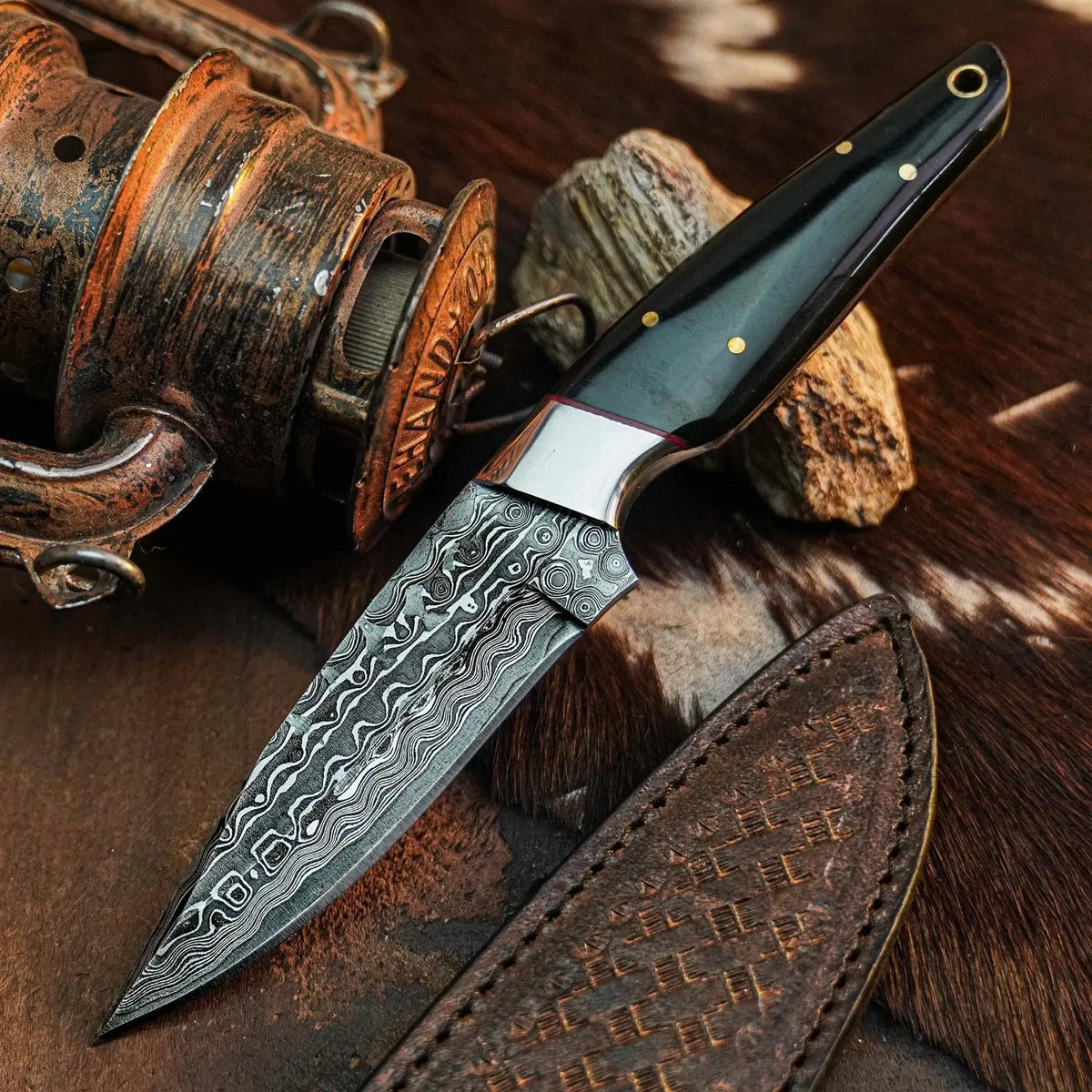 8.8" Handmade Damascus Bushcraft Knife – Full Tang Resin Handle & Sheath
