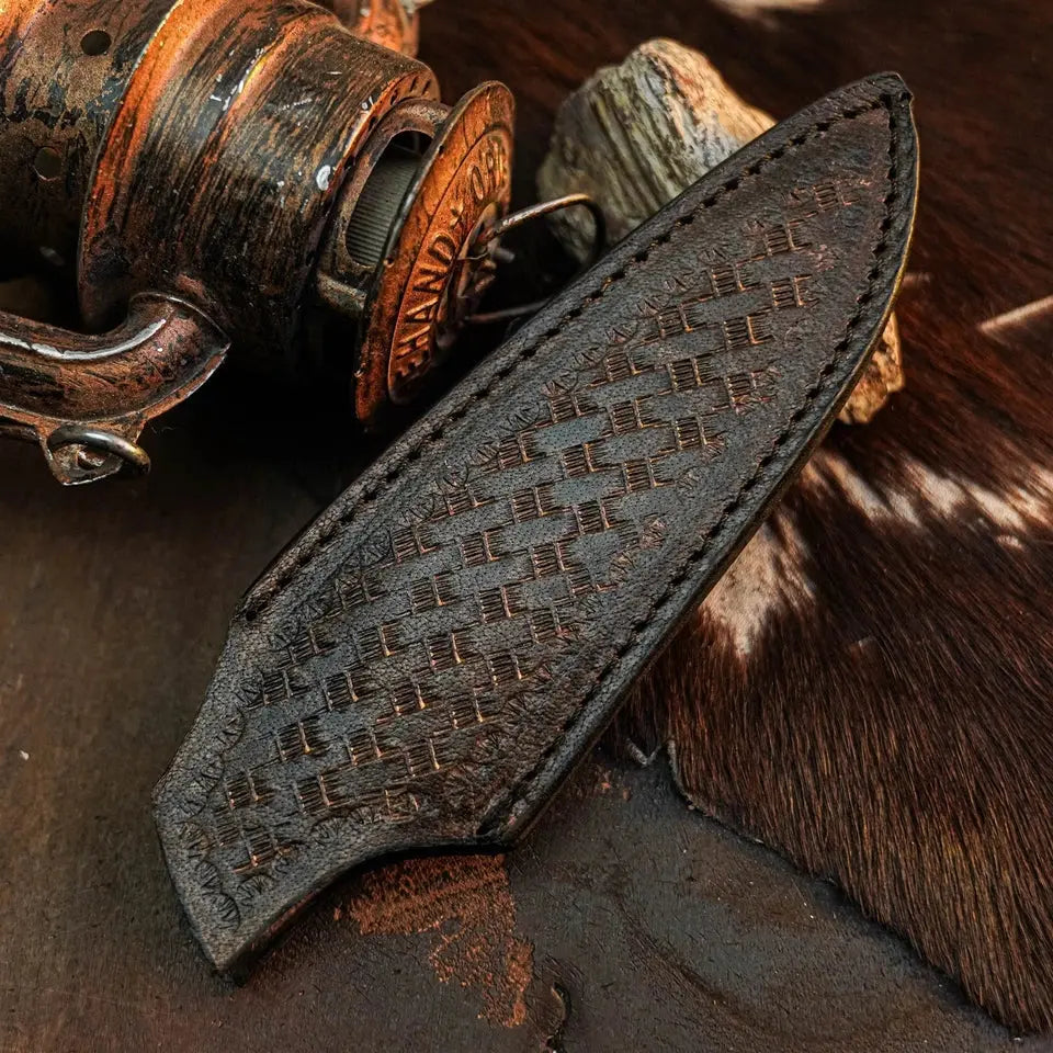 8.8" Handmade Damascus Bushcraft Knife – Full Tang Resin Handle & Sheath