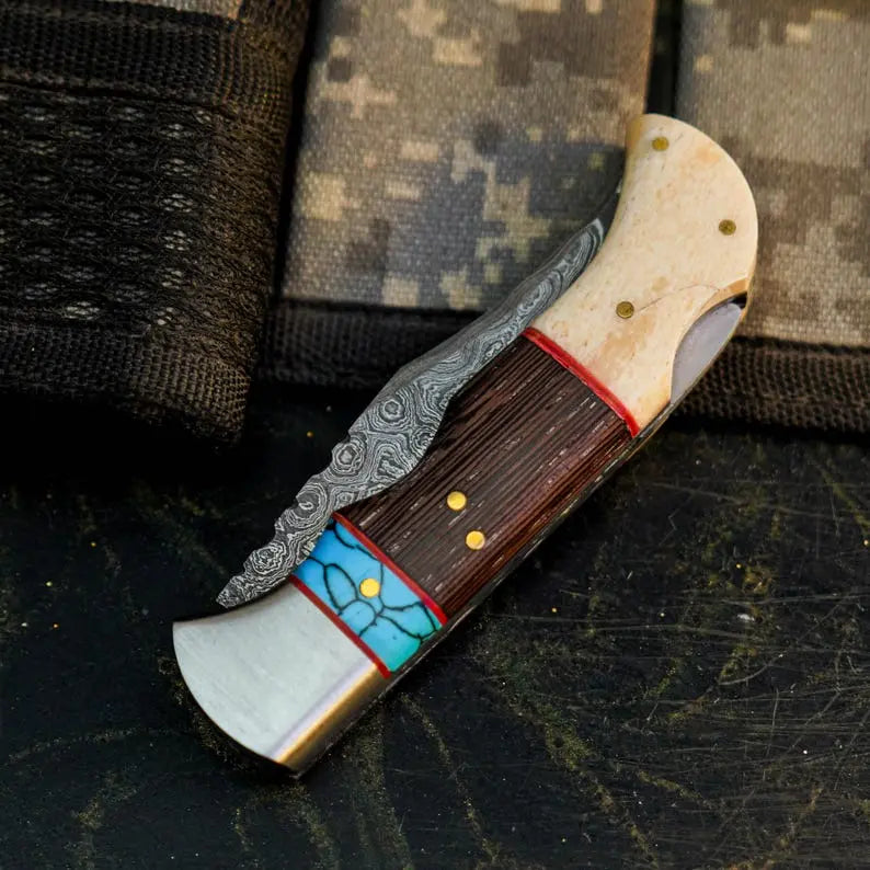 Damascus Hunting Pocket Knife with Camel Bone, Wenge & Resin Handle
