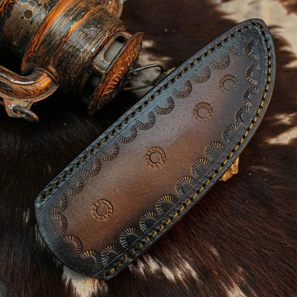 8.8" Handmade Damascus Hunting Knife – Full Tang Resin Handle & Sheath