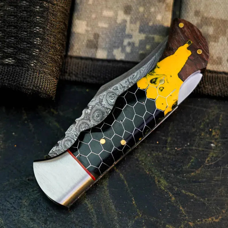 Damascus San Mai Hunting Knife with Wood & Resin Handle