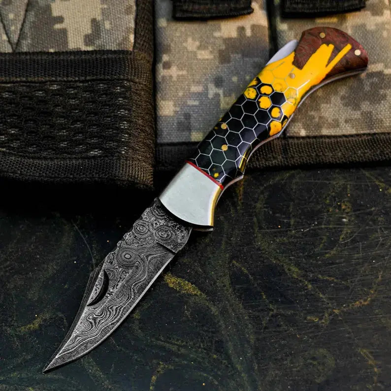 Damascus San Mai Hunting Knife with Wood & Resin Handle